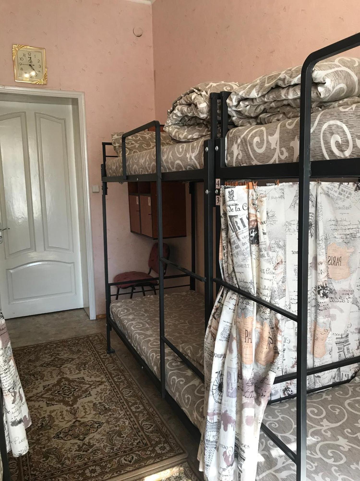 Хостел Тихий Дворик 哈尔科夫 外观 照片